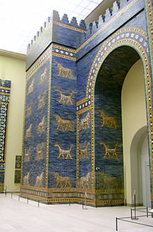 https://lakberendezde.blogcdn.p3k.hu/files/2015/02/220px-Ishtar_gate_Pergamon_Museum.jpg
