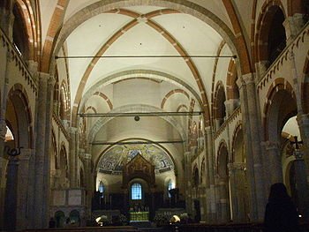 https://lakberendezde.blogcdn.p3k.hu/files/2015/02/350px-Milano_santambrogio_interno1.jpg